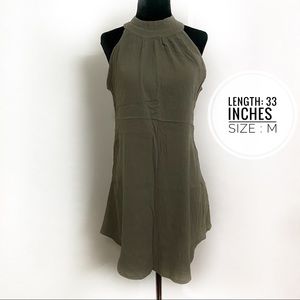 Olive sleeveless back button collar shirted dress